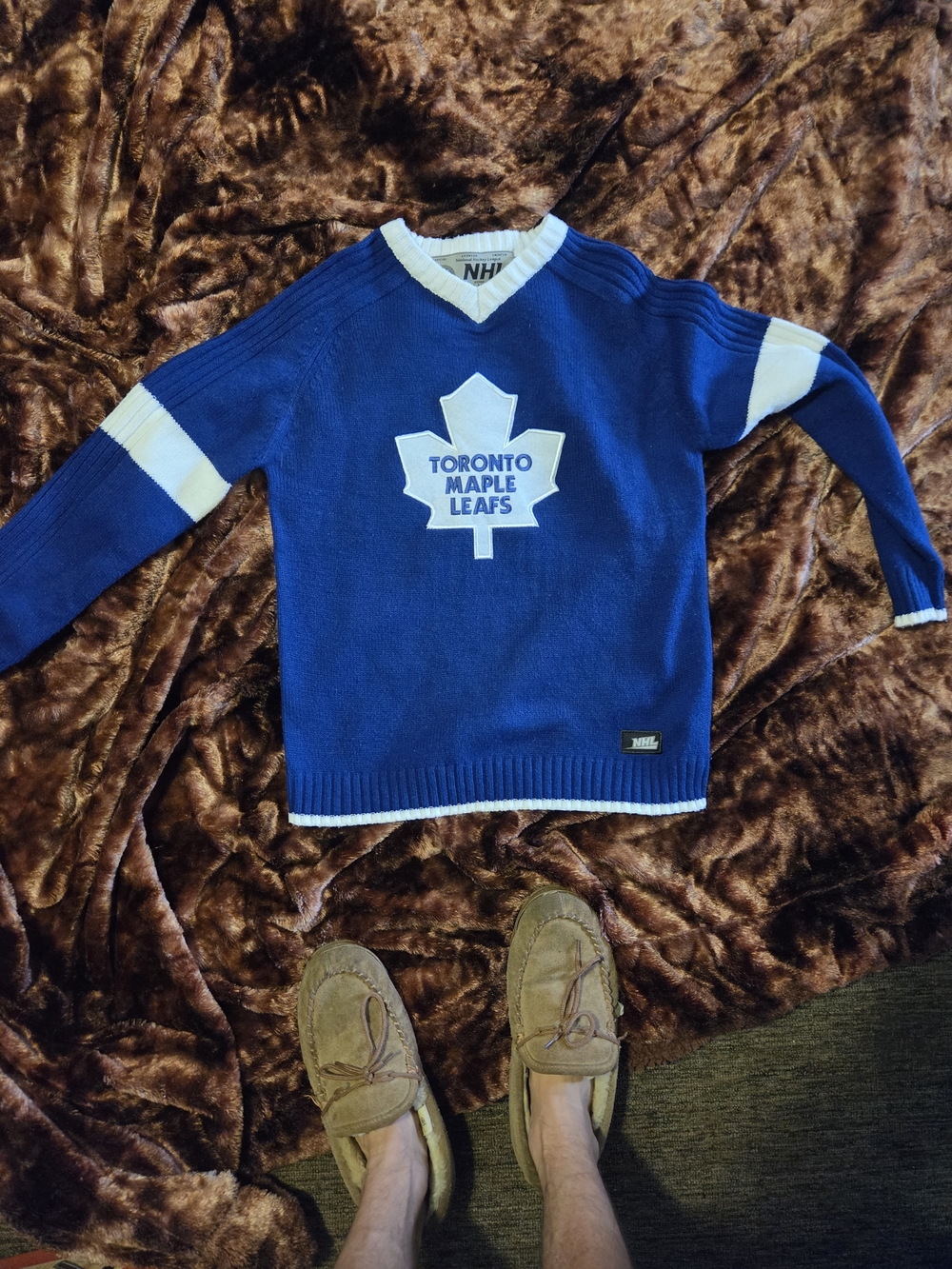 NHL Toronto Maple Leafs Blue V-Neck Sweater with White Trim